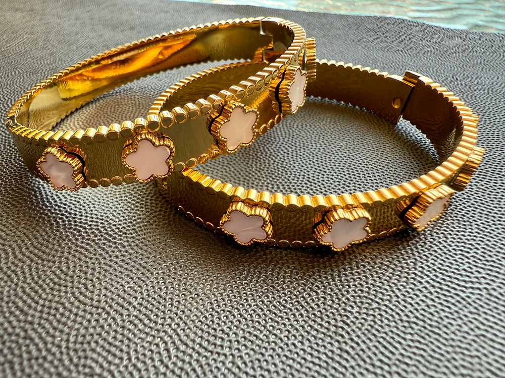 Bracciale rigido fiorellini