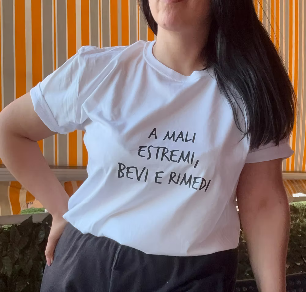 T-shirt a mali estremi
