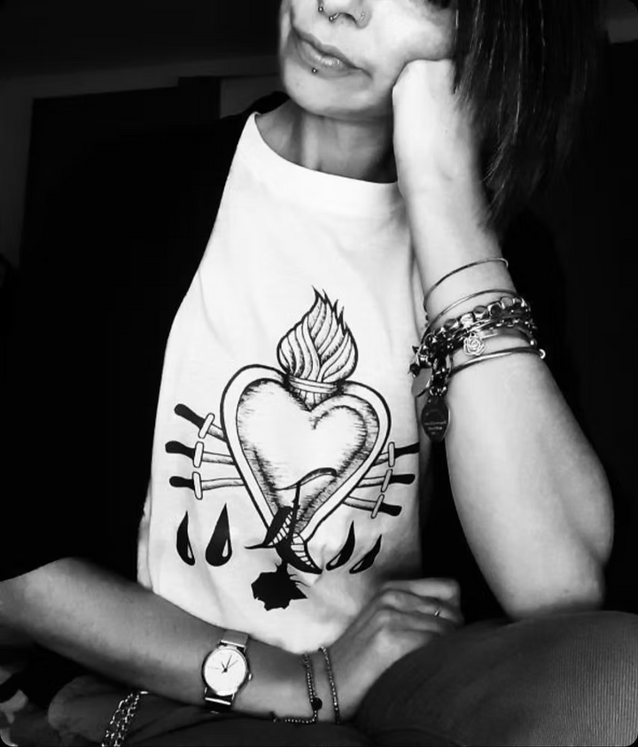 T-shirt cuore sacro