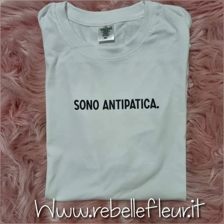 T-shirt sono antipatica