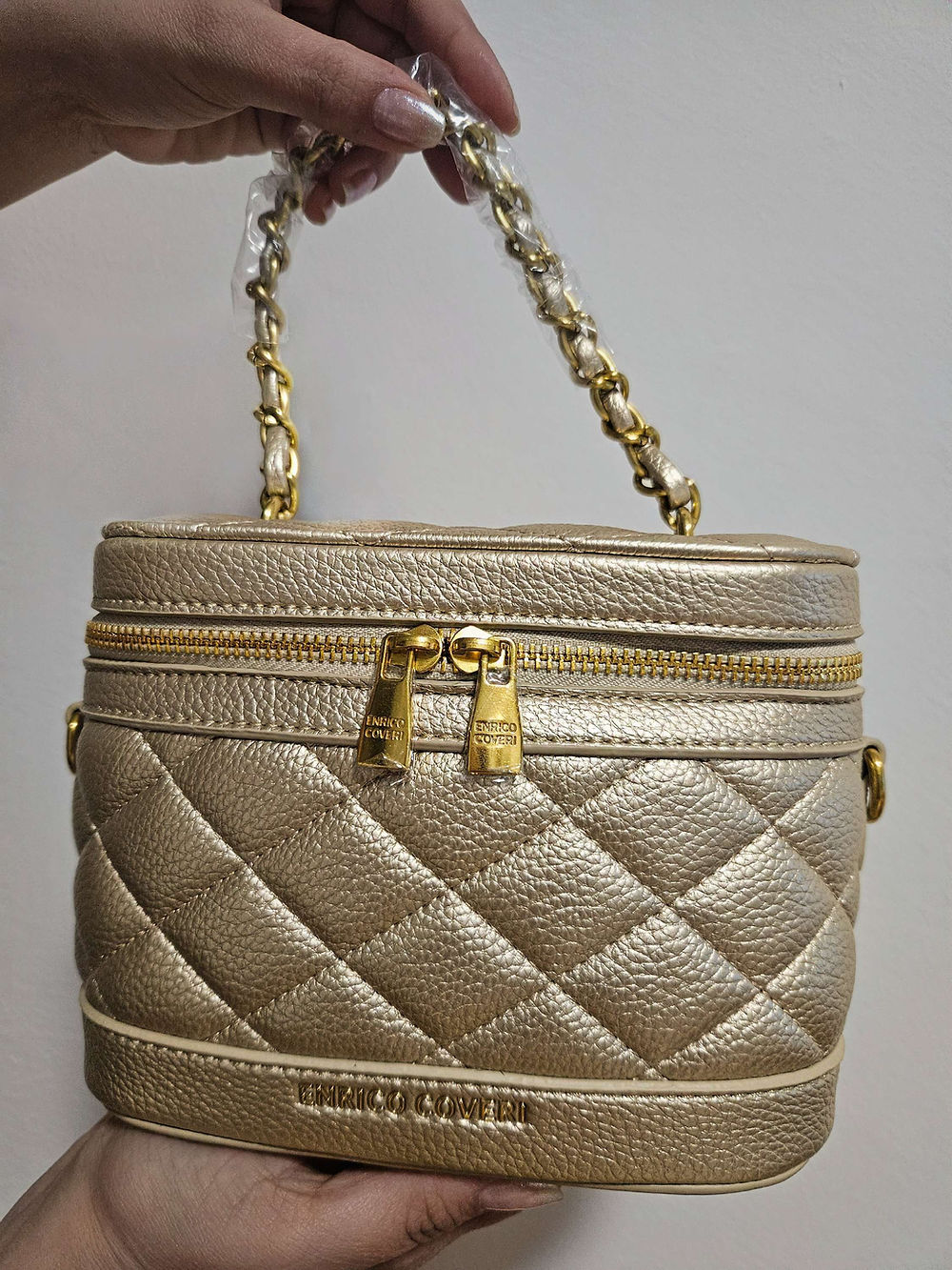 Beauty bag golden 💛