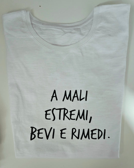 T-shirt a mali estremi