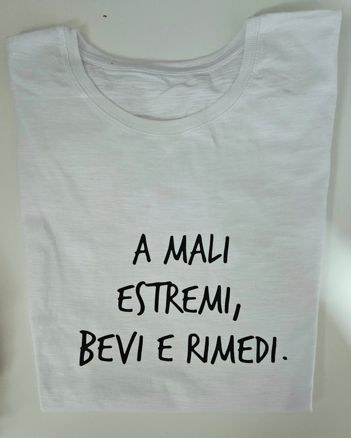 T-shirt a mali estremi