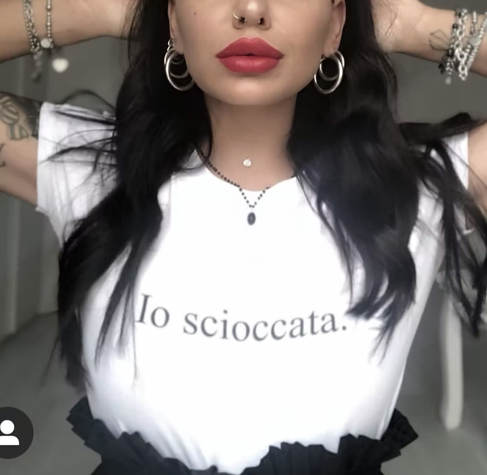 T-shirt io scioccata