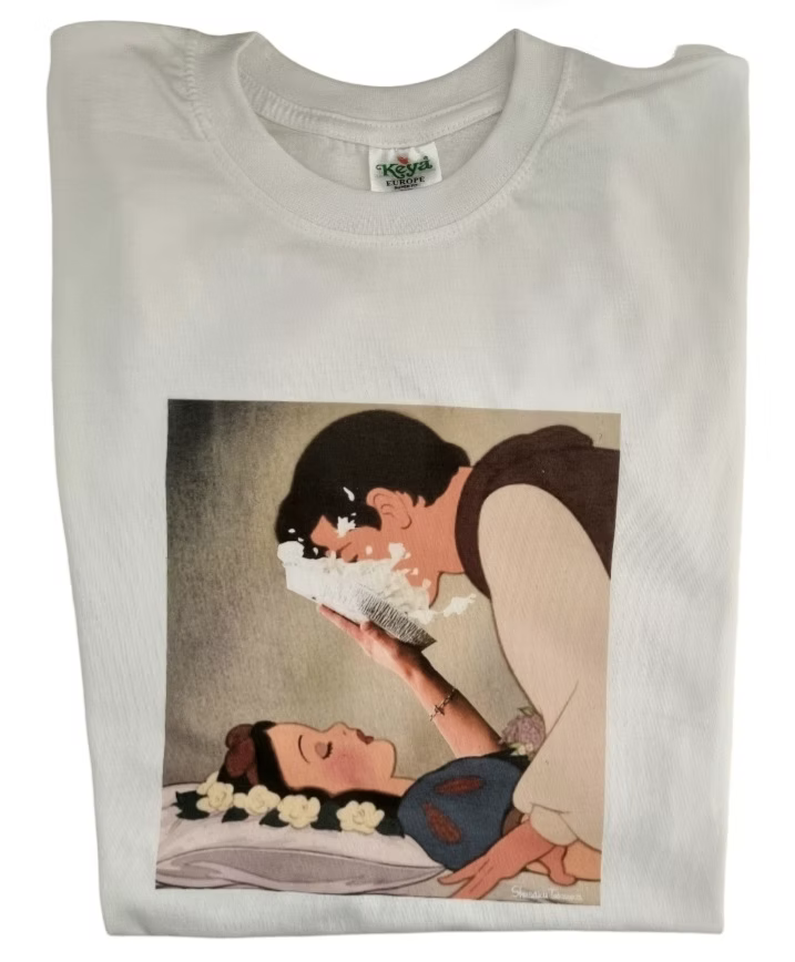 T-shirt torta in faccia